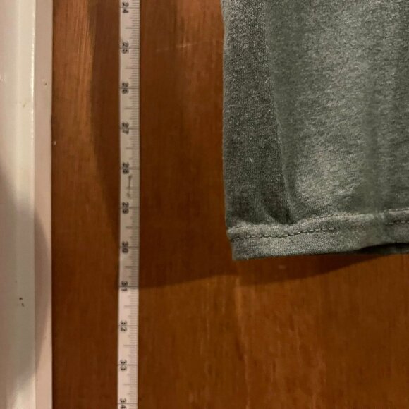 Size XL - Gildan - Light Gray/Green Animal Print Shamrock St Patty's Day T-Shirt - Picture 6 of 6